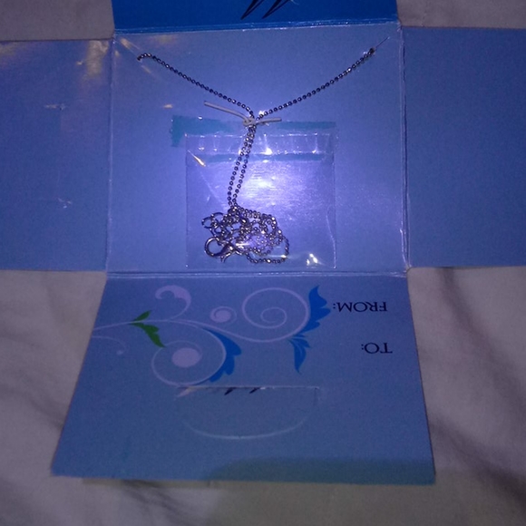 Mother Bond Love Necklace - Picture 6 of 9